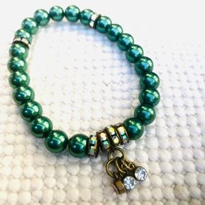 Lovely Emerald Green Beaded Stretch Bracelet With Rhinestone Toggle